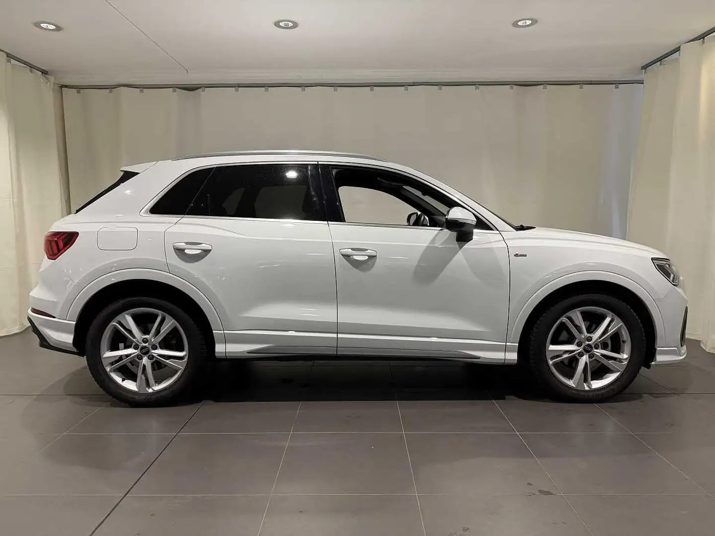 Audi Q3 2ª serie 35 TDI S tronic S line edition Bianco - 2
