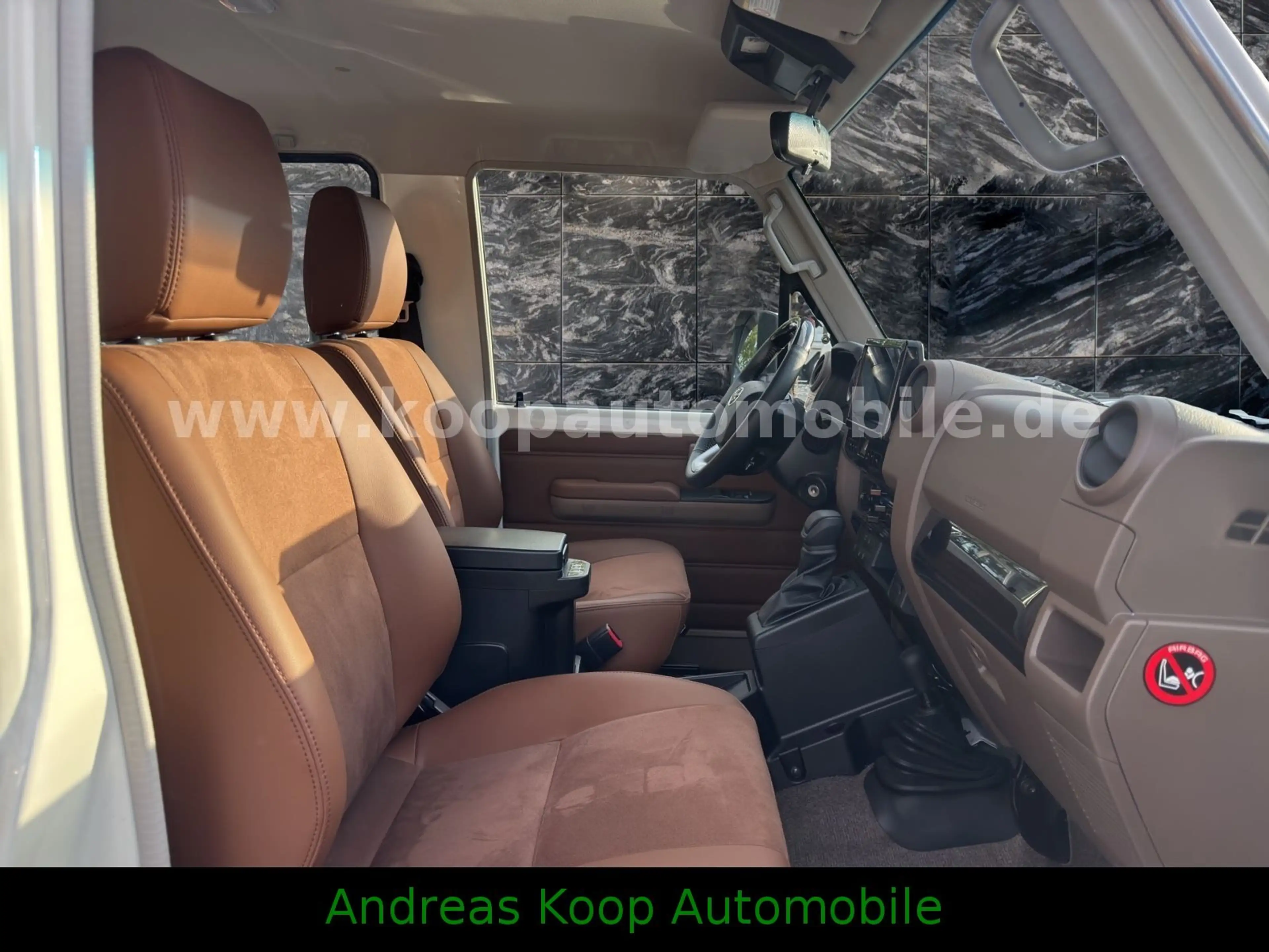 Toyota Land Cruiser GDJ 71 LX-Z Autom Alu Leder SOFORT — photo 5