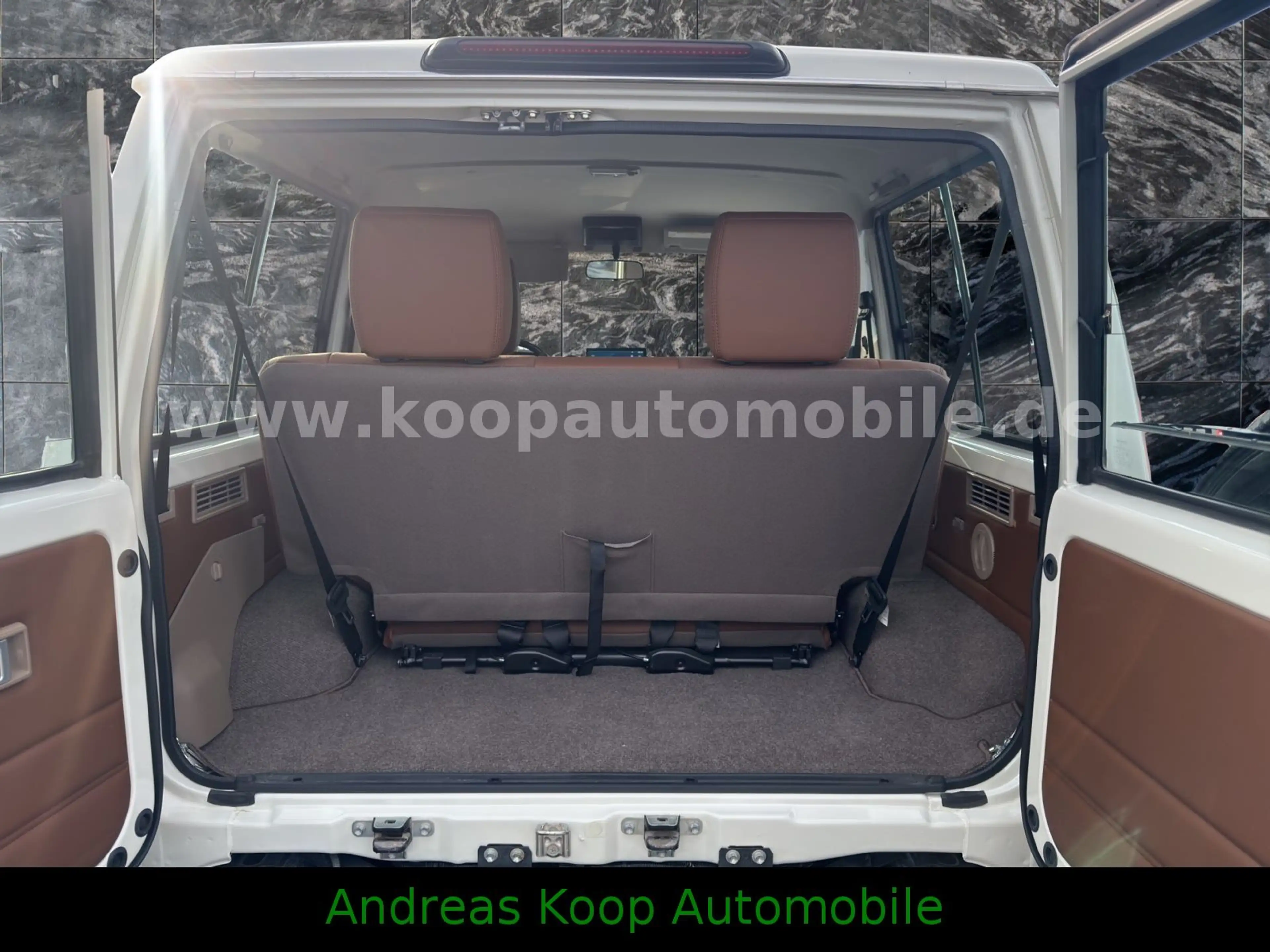 Toyota Land Cruiser GDJ 71 LX-Z Autom Alu Leder SOFORT — photo 10