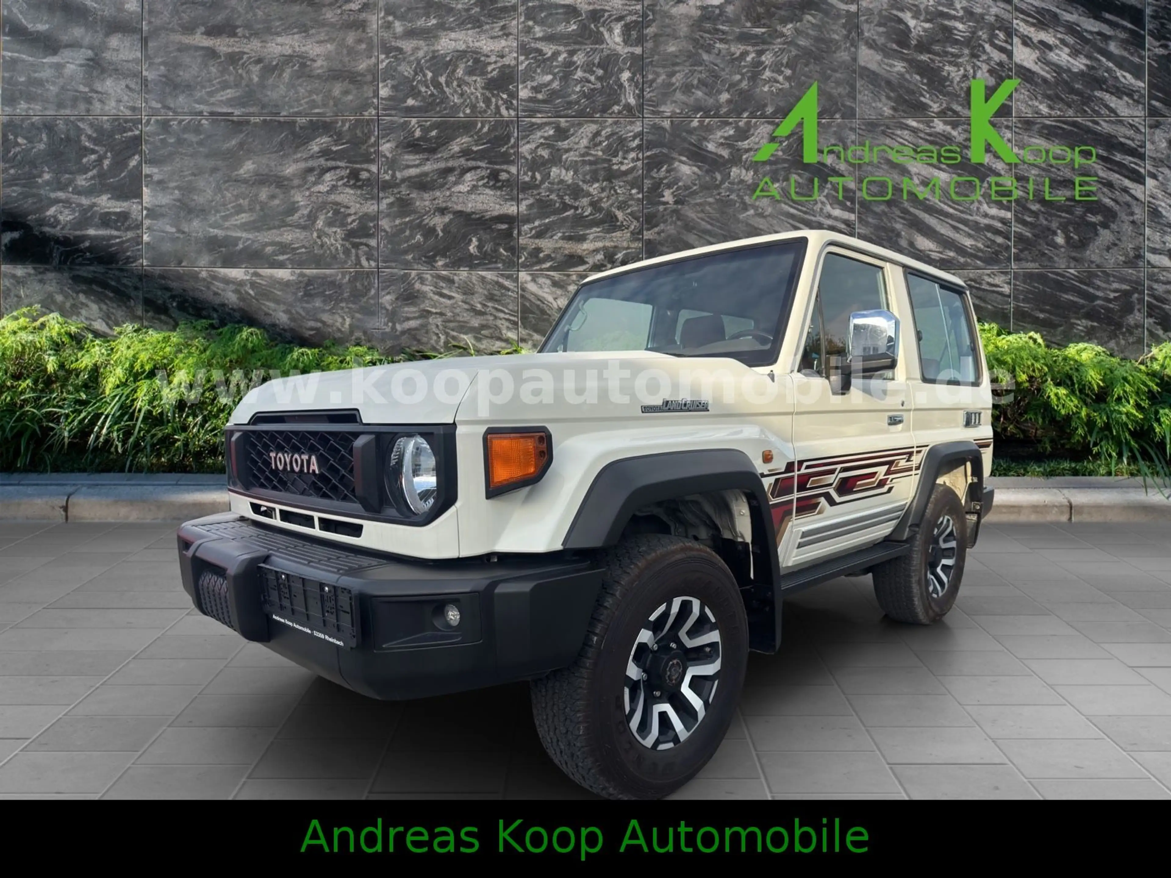 Toyota Land Cruiser GDJ 71 LX-Z Autom Alu Leder SOFORT
