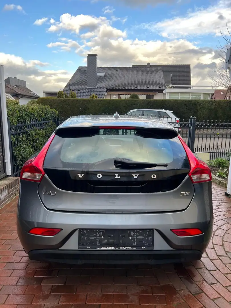 Volvo V40 You! Grau - 1