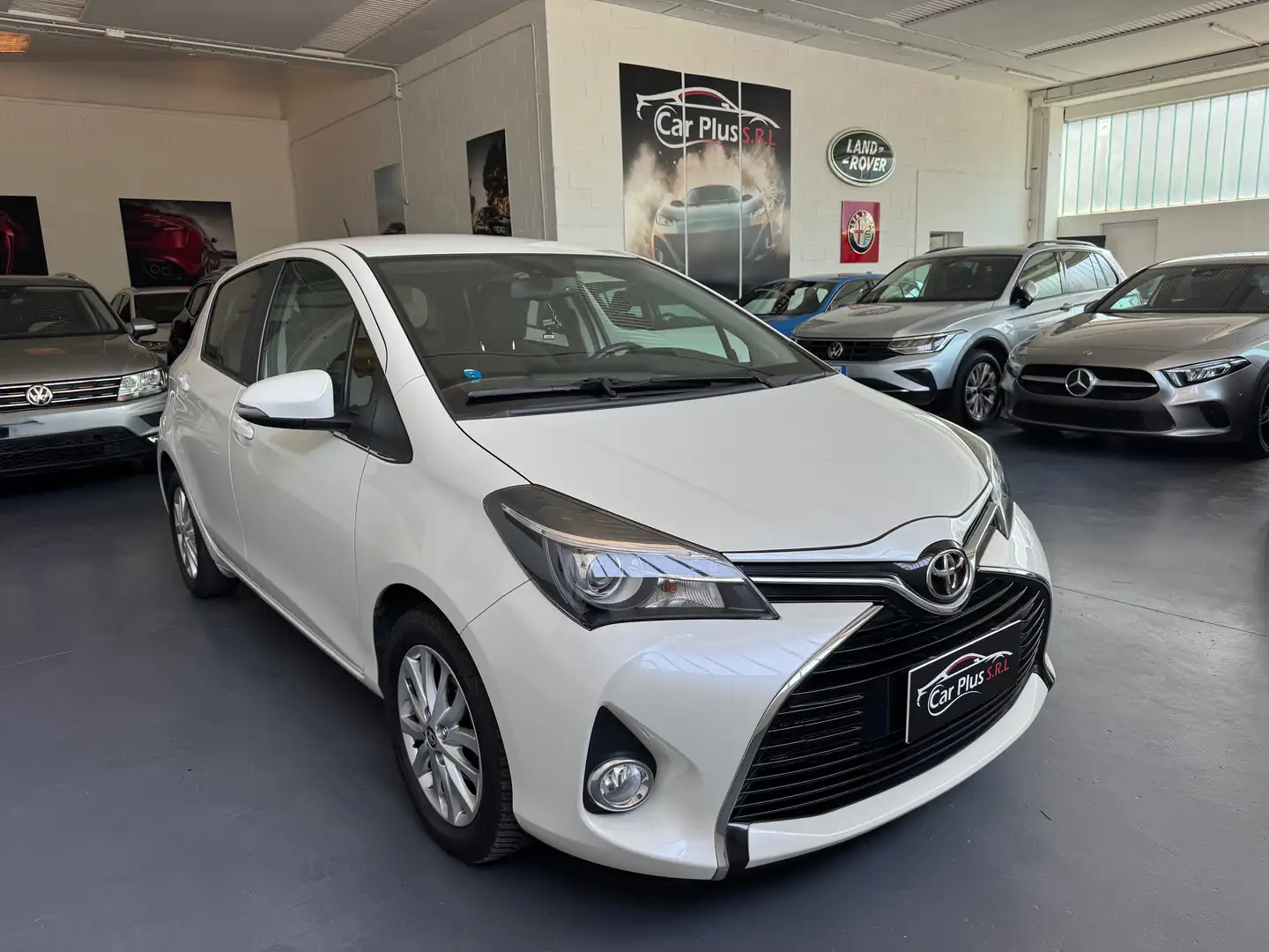 Toyota Yaris Yaris 5p 1.0 Lounge OK NEOPATENTATI Wit - 1