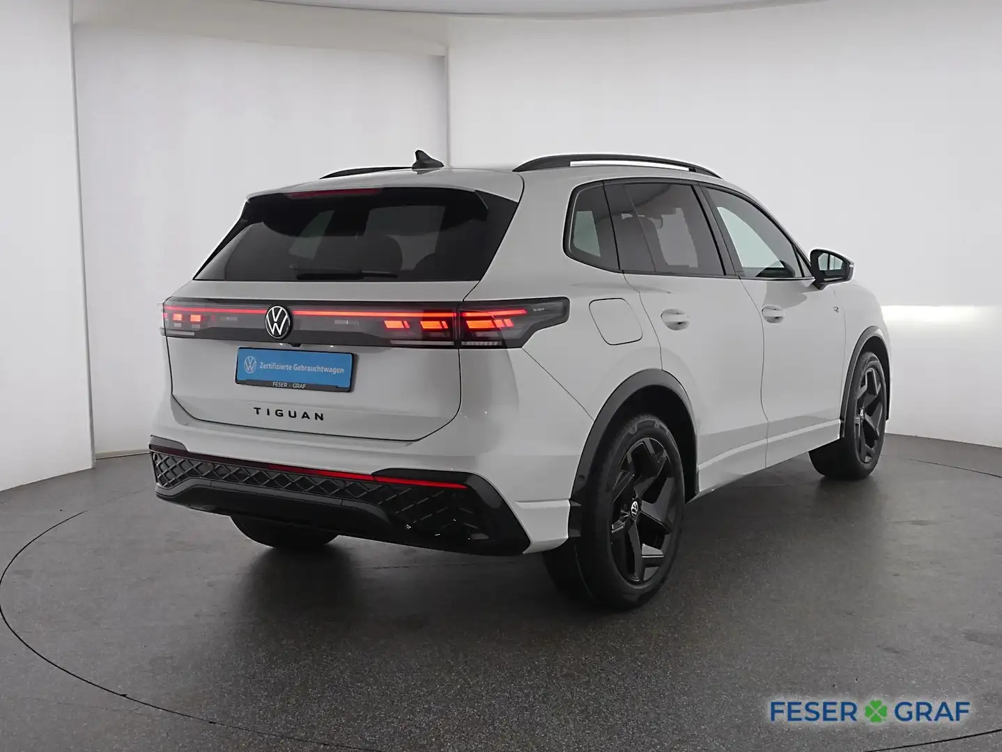 Volkswagen Tiguan 2.0 TDI R-Line BlackStyle DSG SHZ ACC 19" Weiß - 2