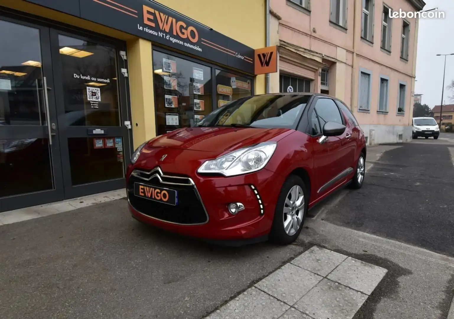 Citroen DS3 Citroën 1.2 110 CH SOCHIC GARANTIE 6 MOIS Rouge - 1