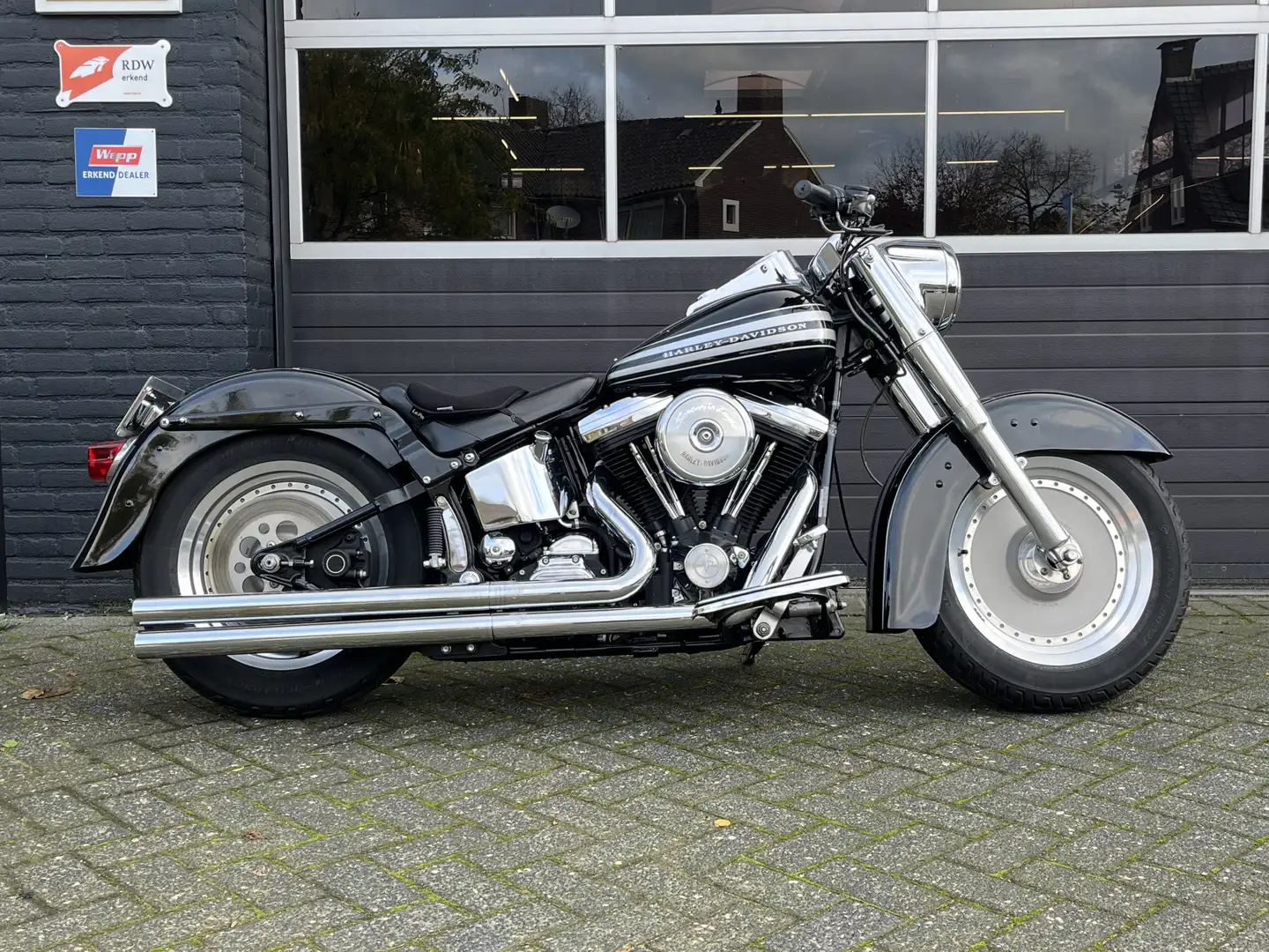 Harley-Davidson Fat Boy FLSTF Vance&Hines NL BIke Zwart - 1