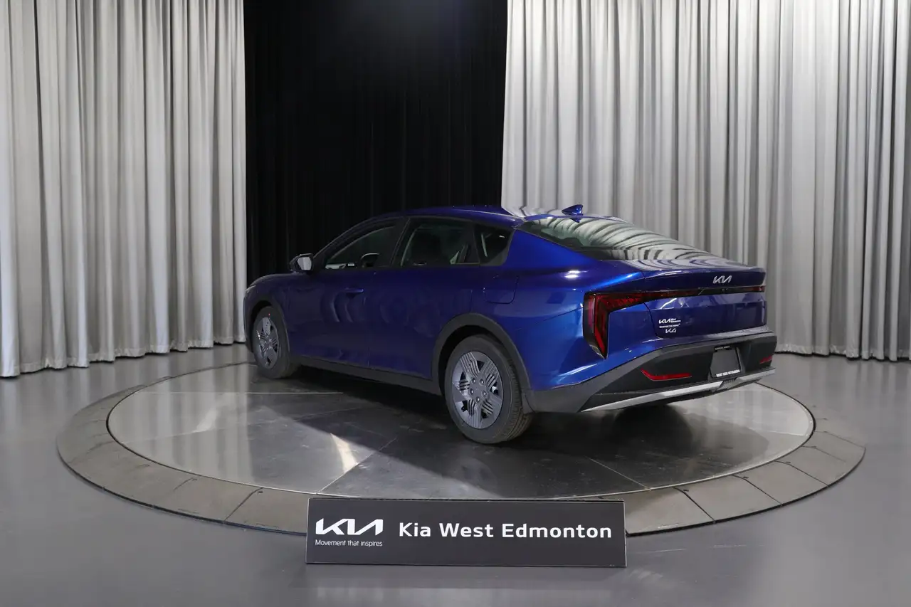 Kia K4 photo Kia K4
