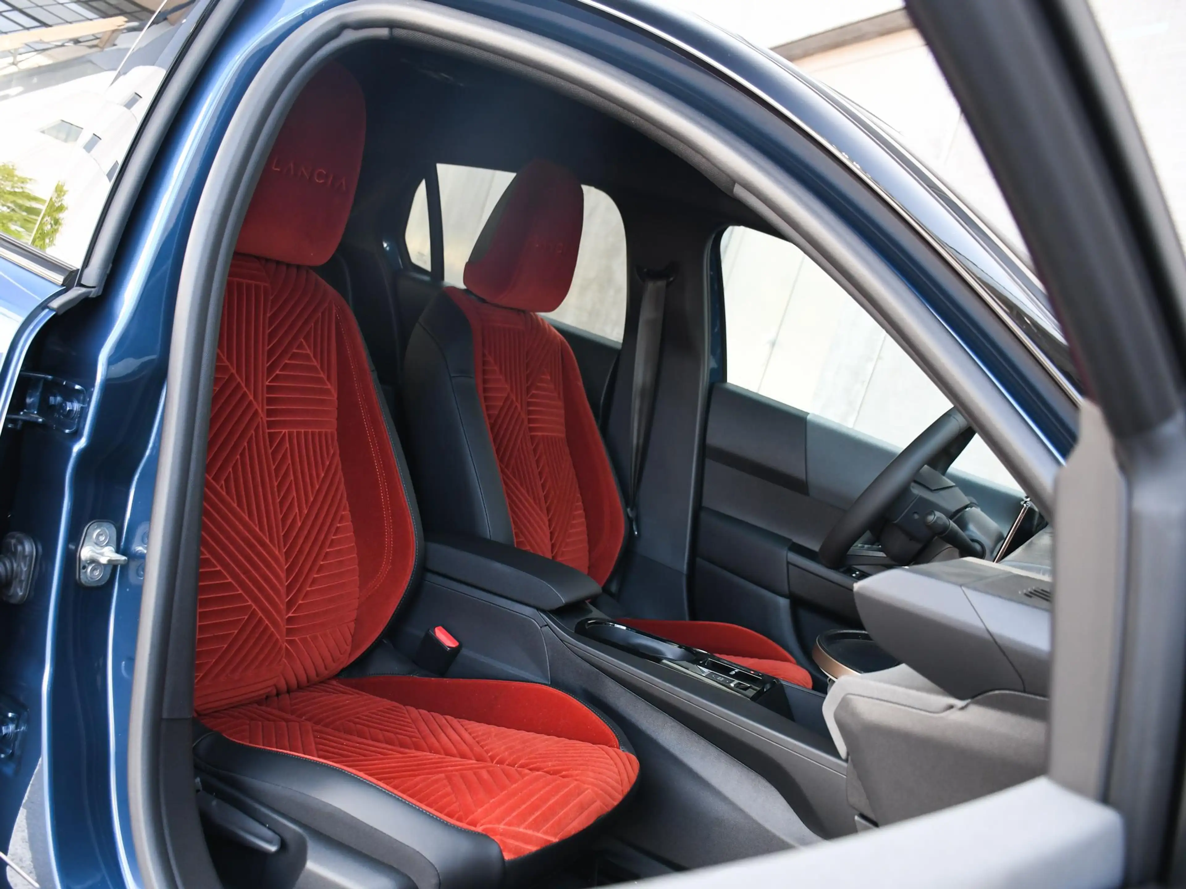 Lancia Ypsilon Edizione Limitata 51 kWh 156pk Automaat VOORCONDIT — photo 12