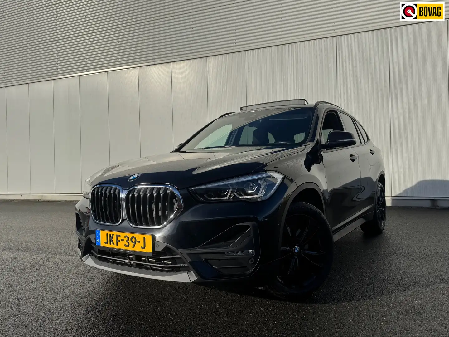 BMW X1 SDrive18i Executive * Panoramadak * Head-up displa Schwarz - 1