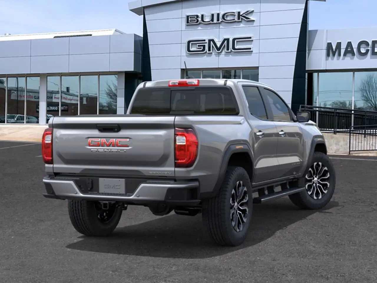 GMC Canyon photo GMC Canyon