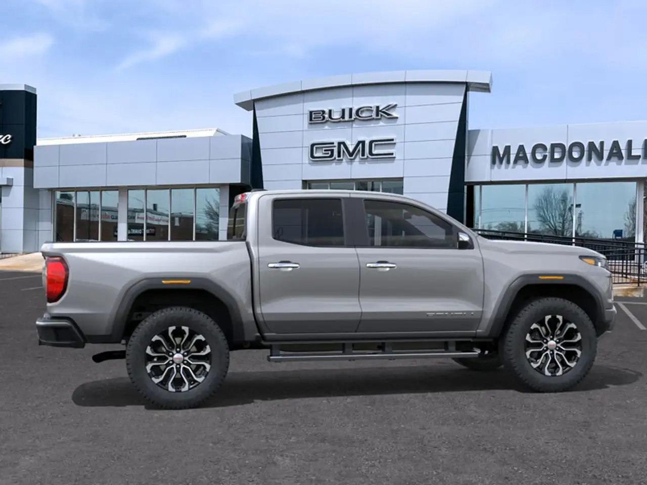 GMC Canyon photo GMC Canyon