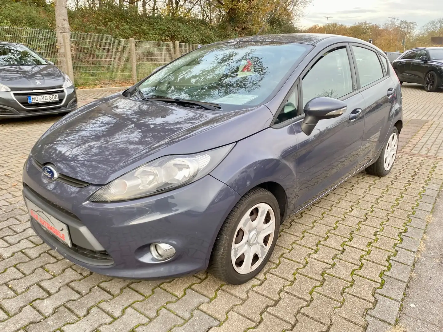 Ford Fiesta Champions Edition/2Hd./Gepflegter Zustand Gris - 2