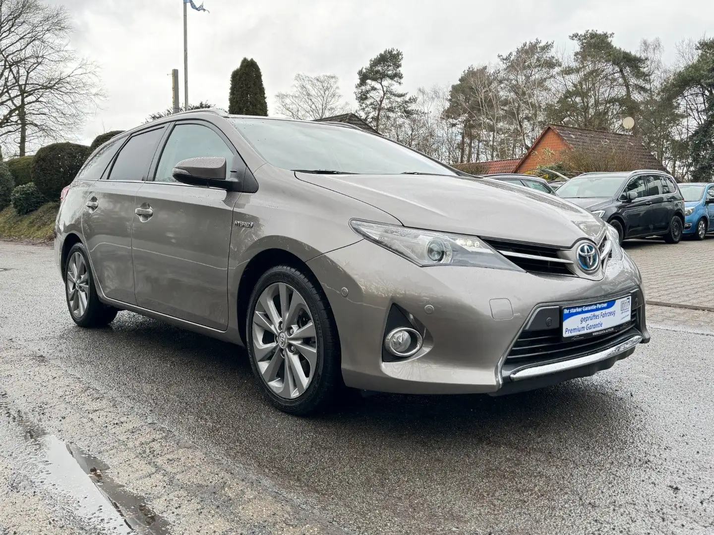 Toyota Auris Sports Hybrid Life+ |1Hand|Panorama|Klima| Braun - 1