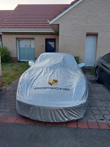 Porsche coupé carrera 4