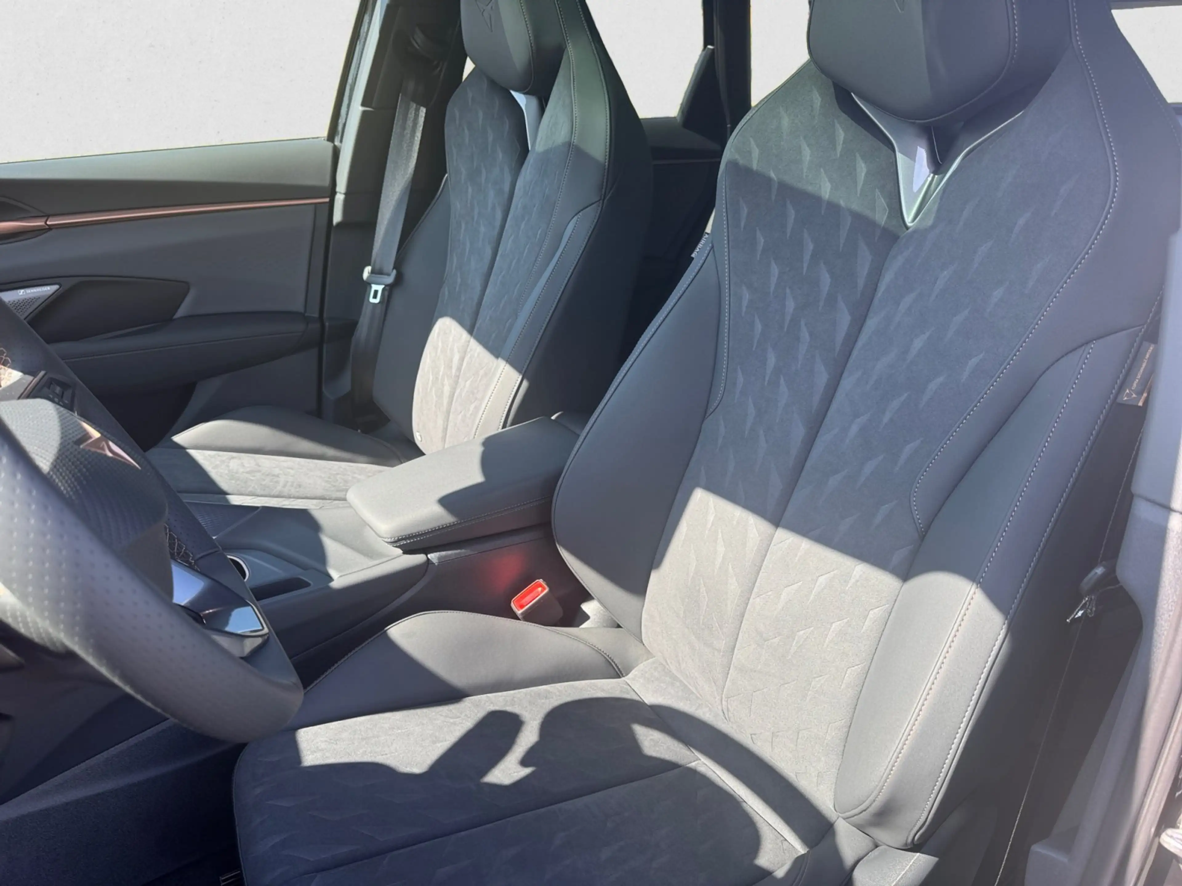 CUPRA Terramar VZ 4Drive TSI DSG|PANO|AHK|5-J-GARANTIE — photo 9