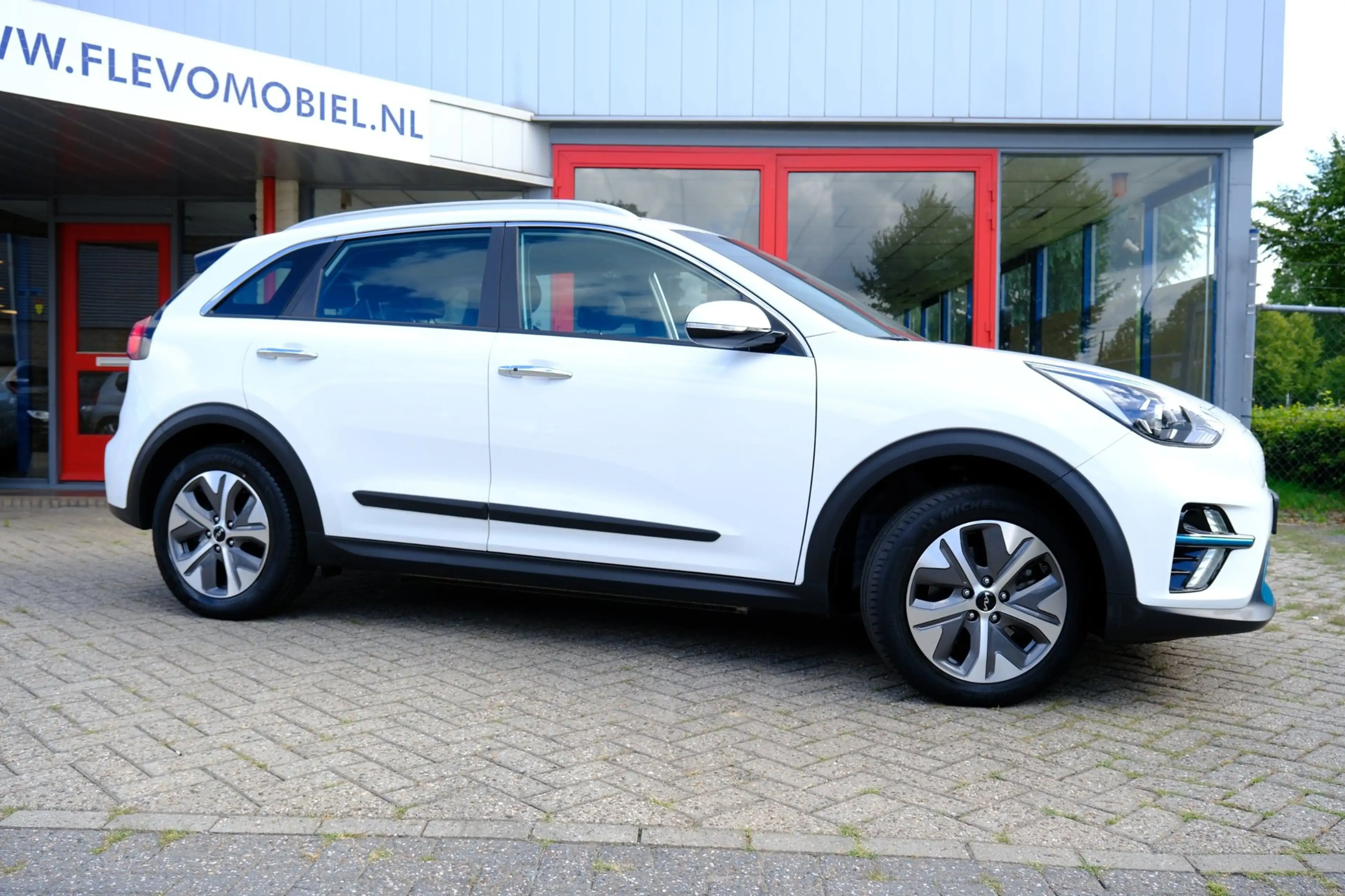 Kia e-Niro DynamicLine 64 kWh Aut. CarPlay|Adapt.Cruise|Navi| — photo 4