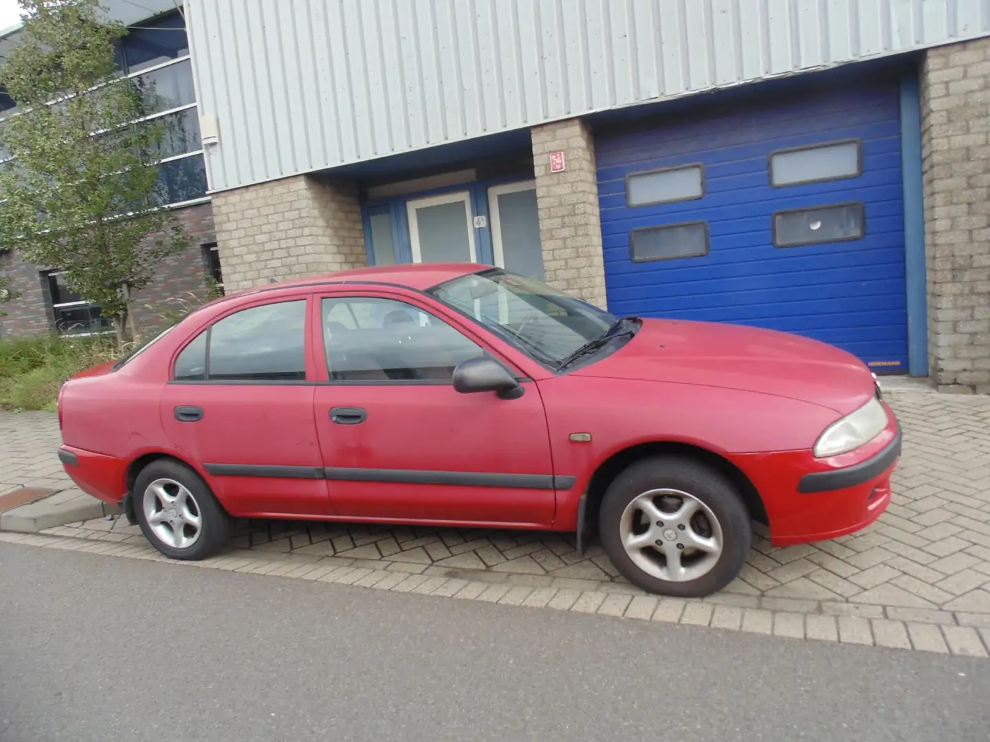 Mitsubishi Carisma 1.6 Classic met airco Rood - 2