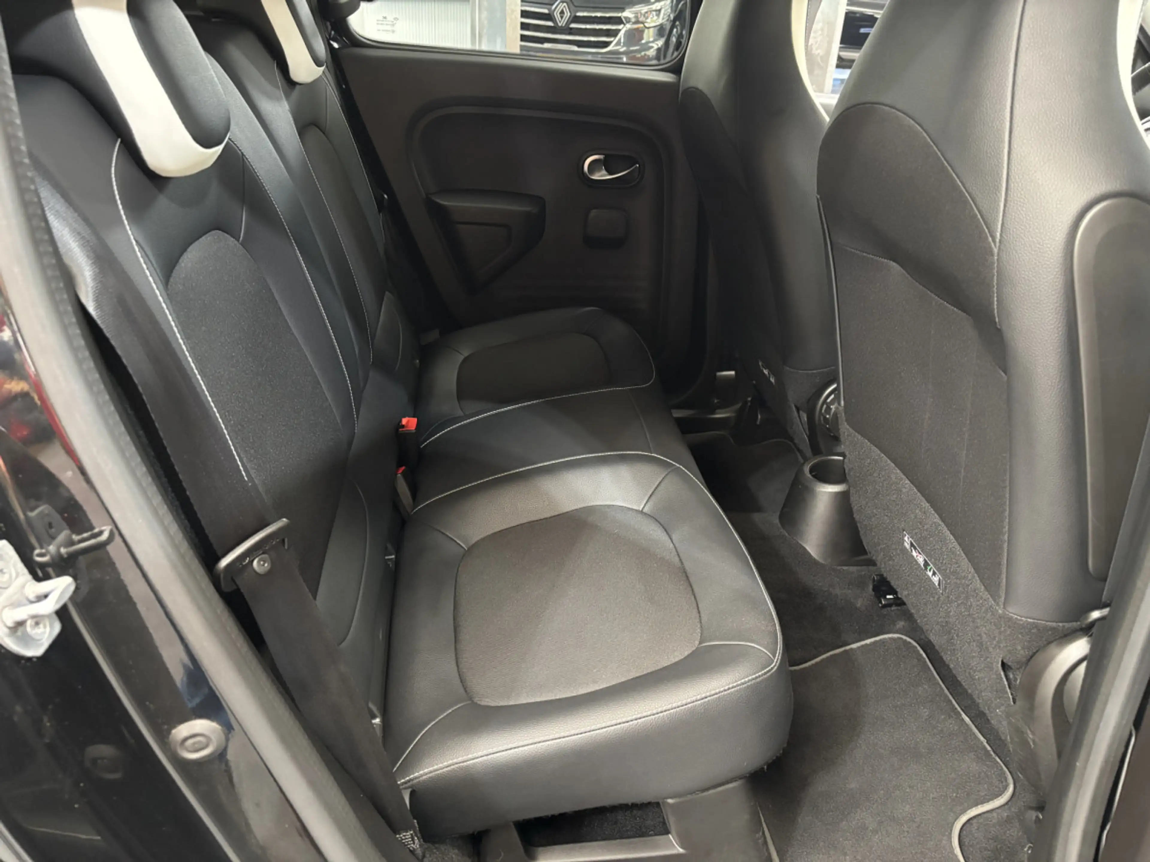 Renault Twingo Urban Night X 23kWh — photo 12