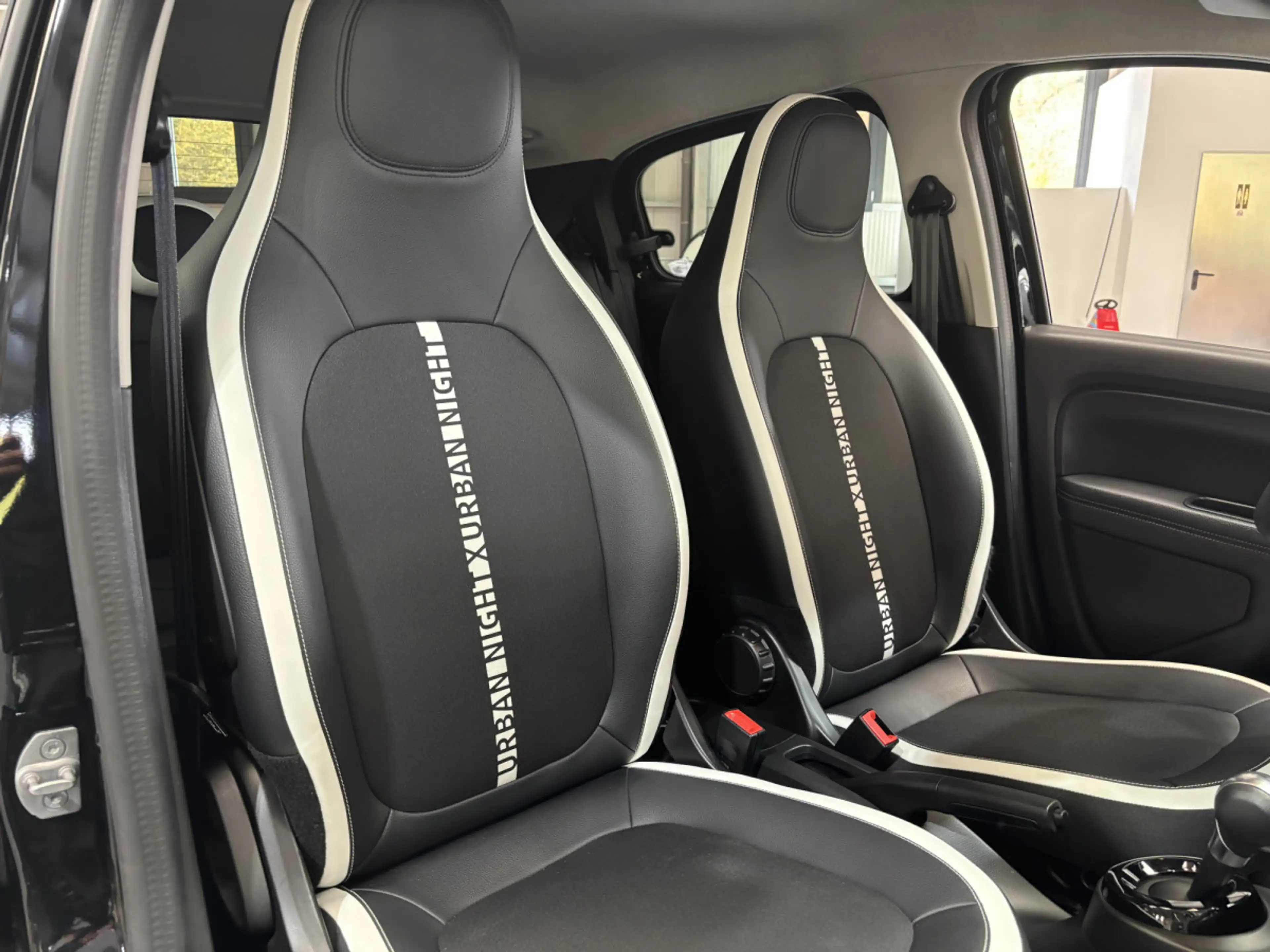 Renault Twingo Urban Night X 23kWh — photo 11