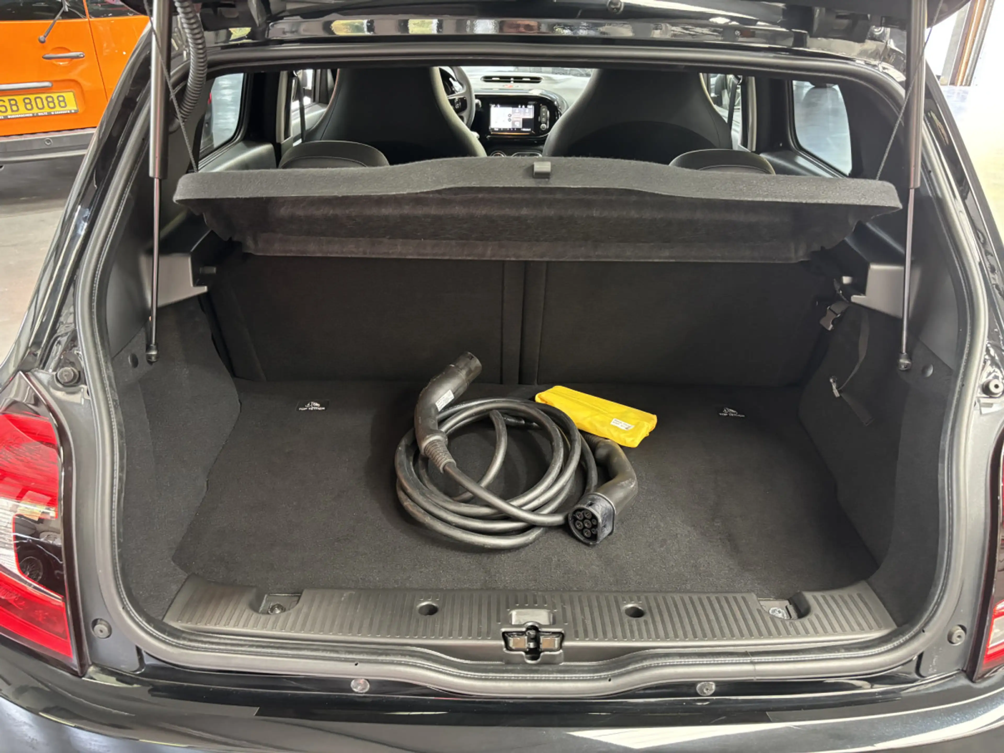 Renault Twingo Urban Night X 23kWh — photo 13