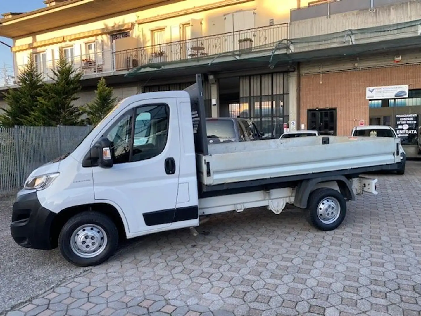 Fiat Ducato 34 2.3 MTJ 130 CV CASSONATO 3,20 METRI Blanc - 1