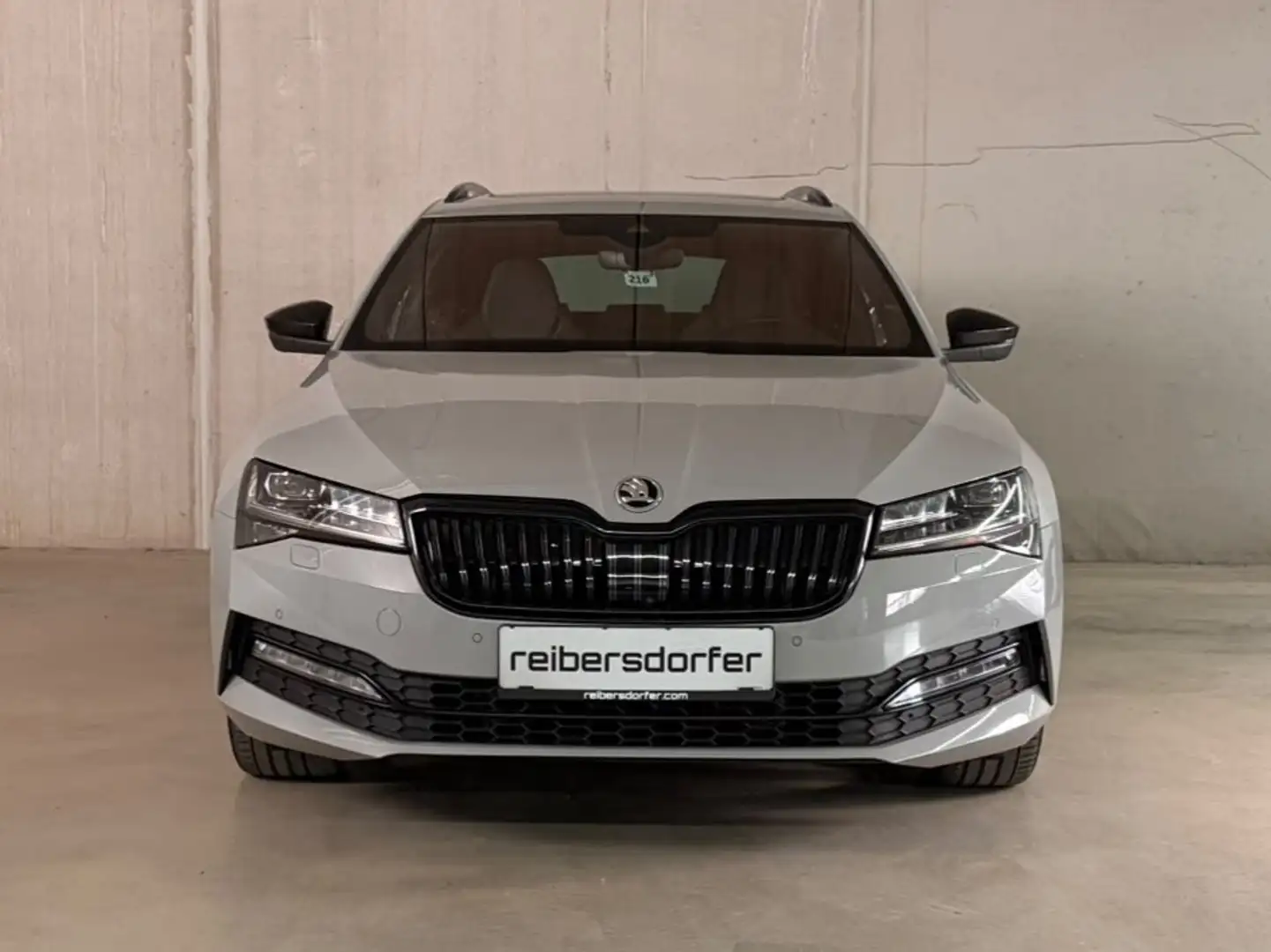 Skoda Superb Sportline 4x4 Grau - 2