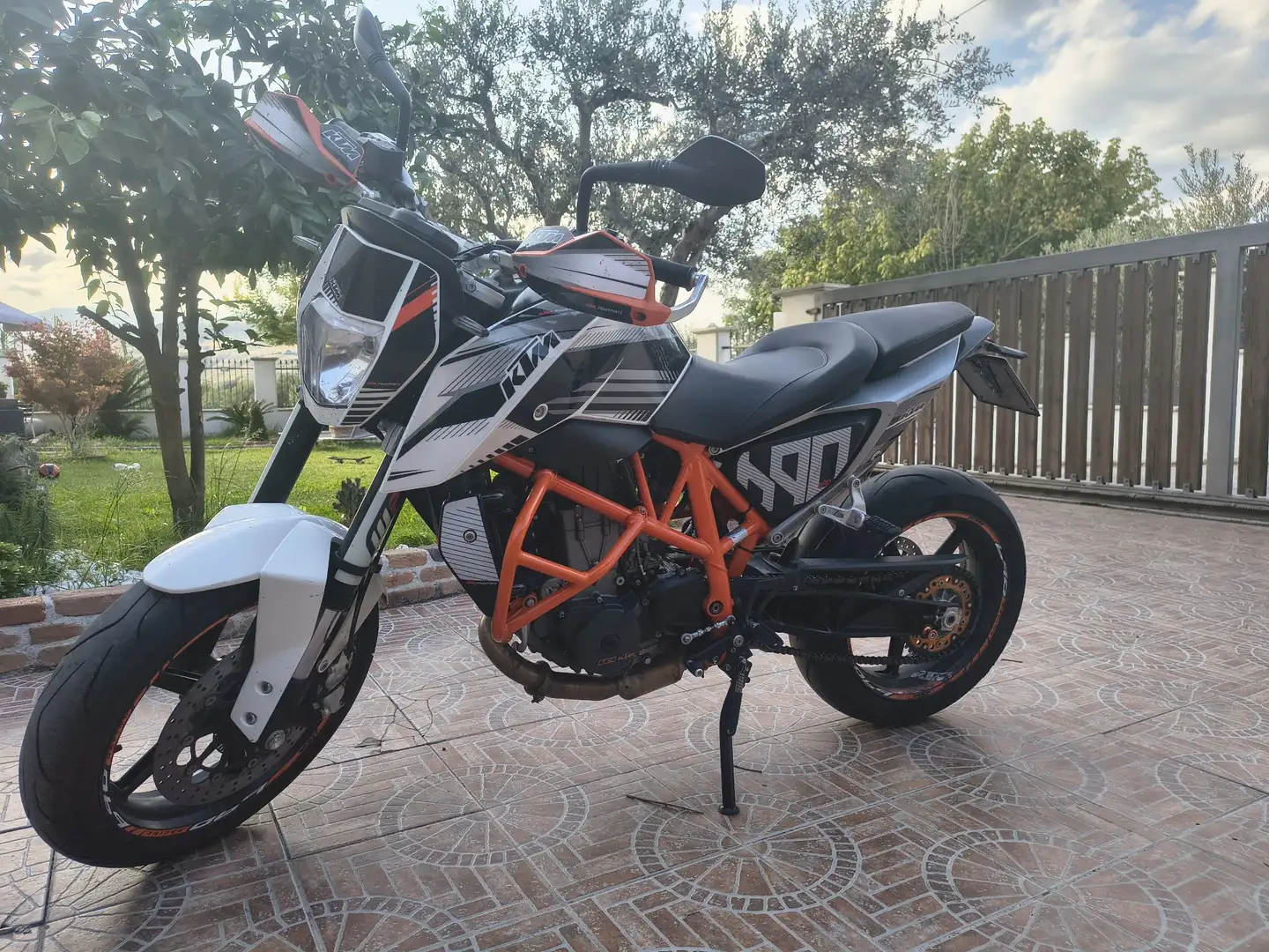 KTM 690 Duke Arancione - 1