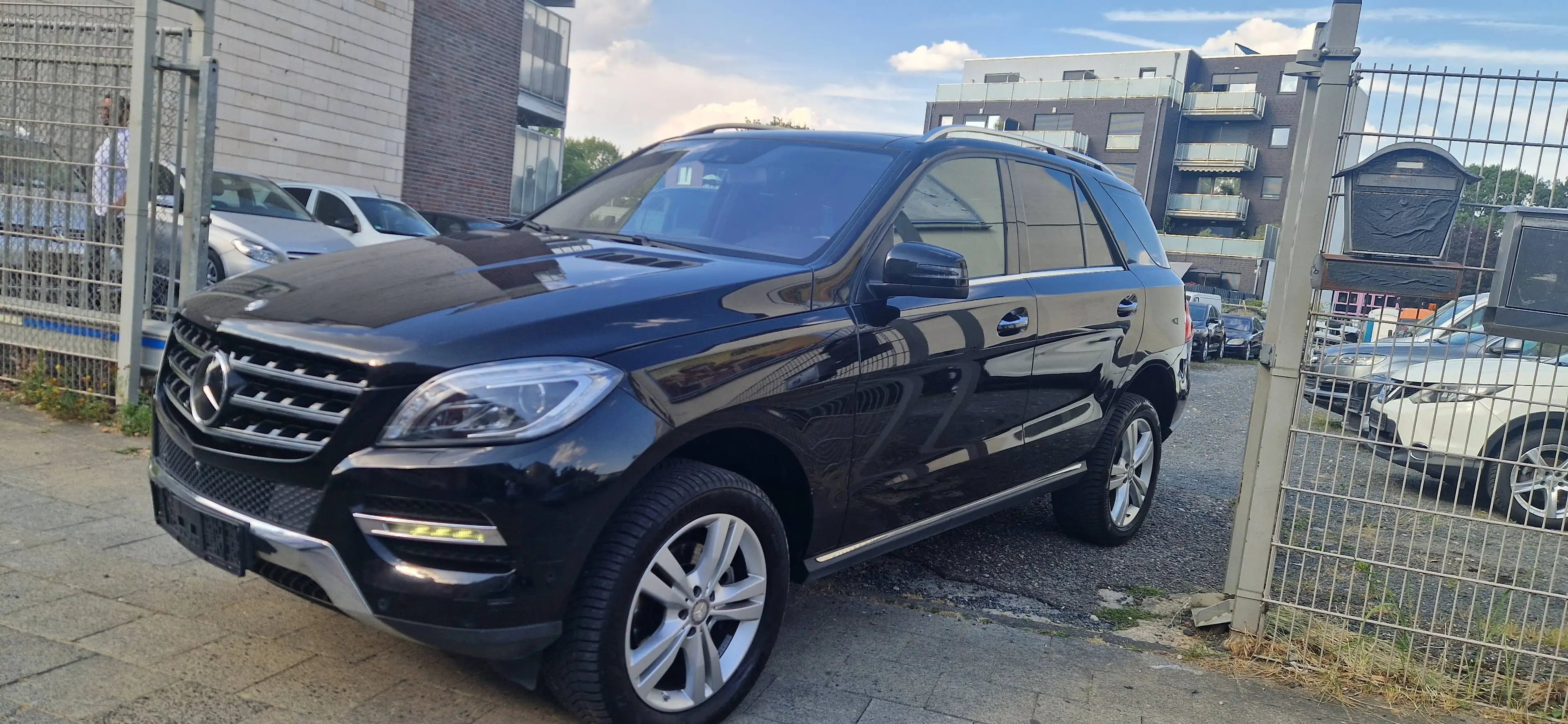 Mercedes-Benz ML 350 M-Klasse Diesel BlueTEC 4MATIC 7G-TRONIC — photo 2