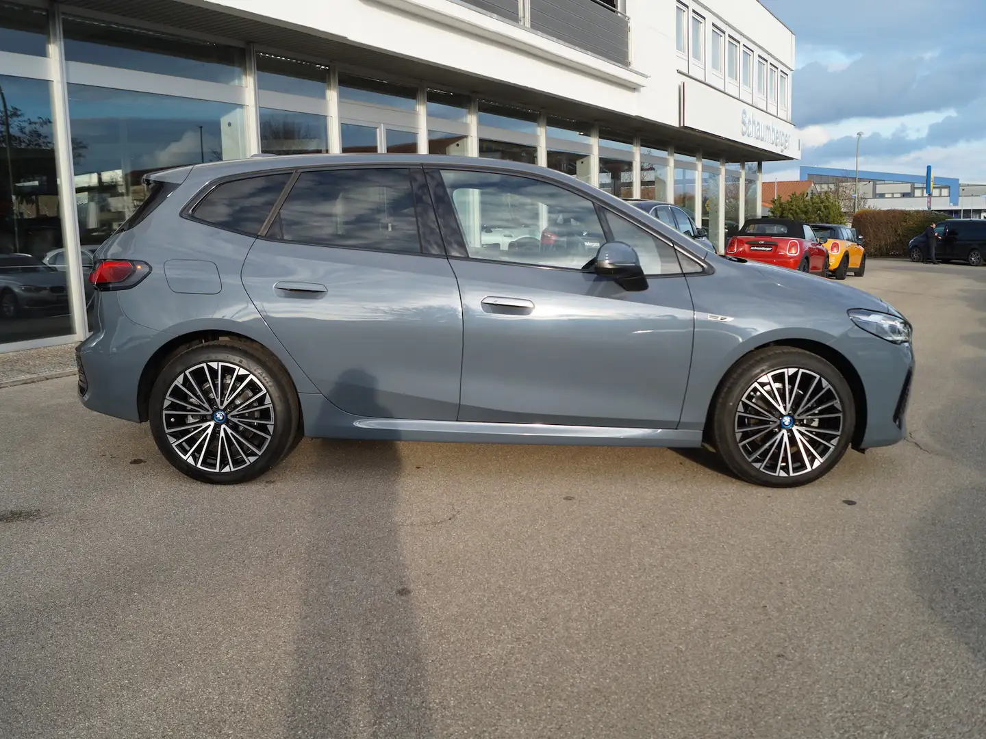 BMW 225 225e xDrive Active Tourer Aut. M Sport * Navi * Gris - 2