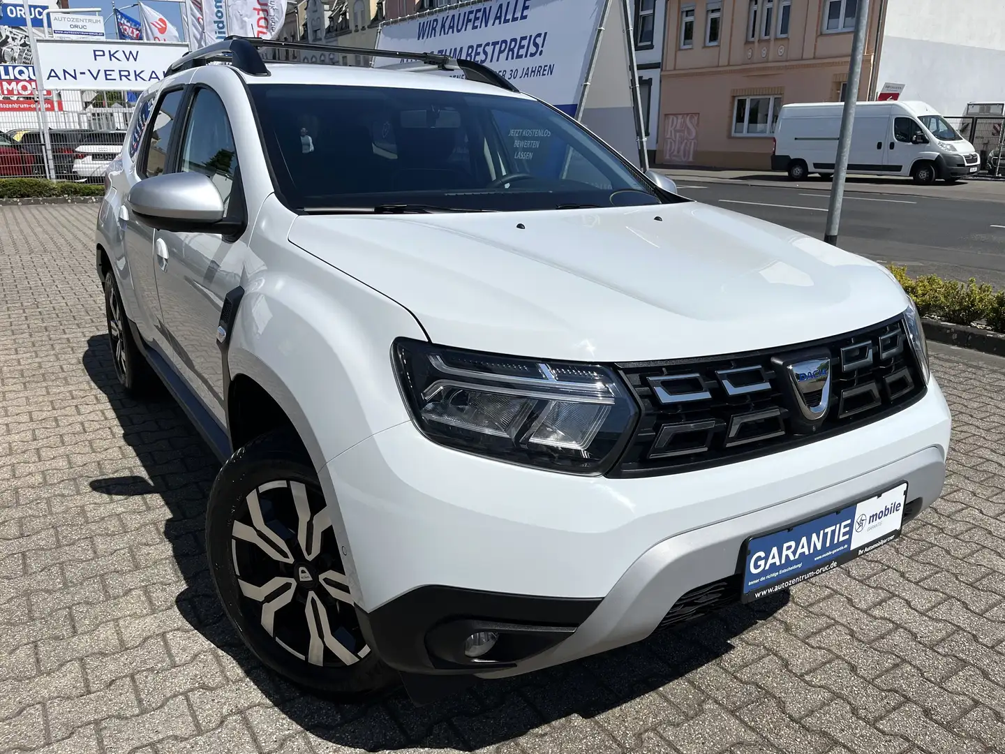 Dacia Duster TCe 100 Prestige+ *LED*Navi*LPG* Weiß - 2