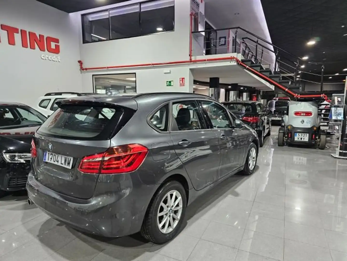 BMW 216 216d Gris - 2