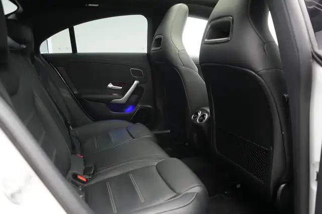 Mercedes-Benz Cla view 11