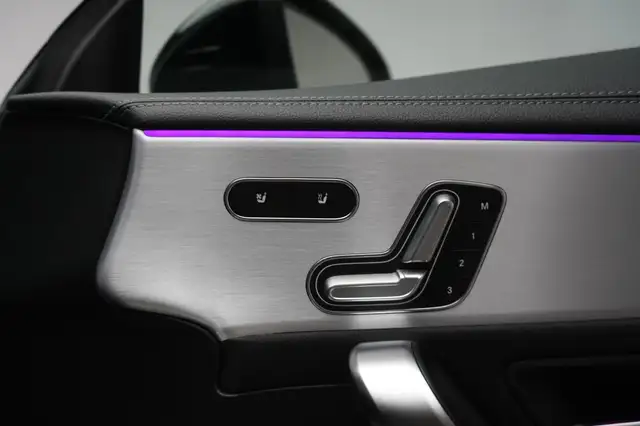 Mercedes-Benz Cla view 10