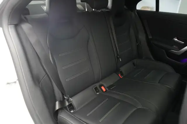 Mercedes-Benz Cla view 12