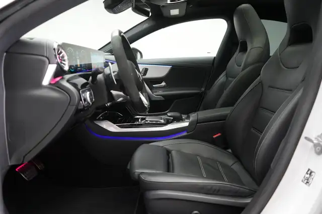 Mercedes-Benz Cla view 13