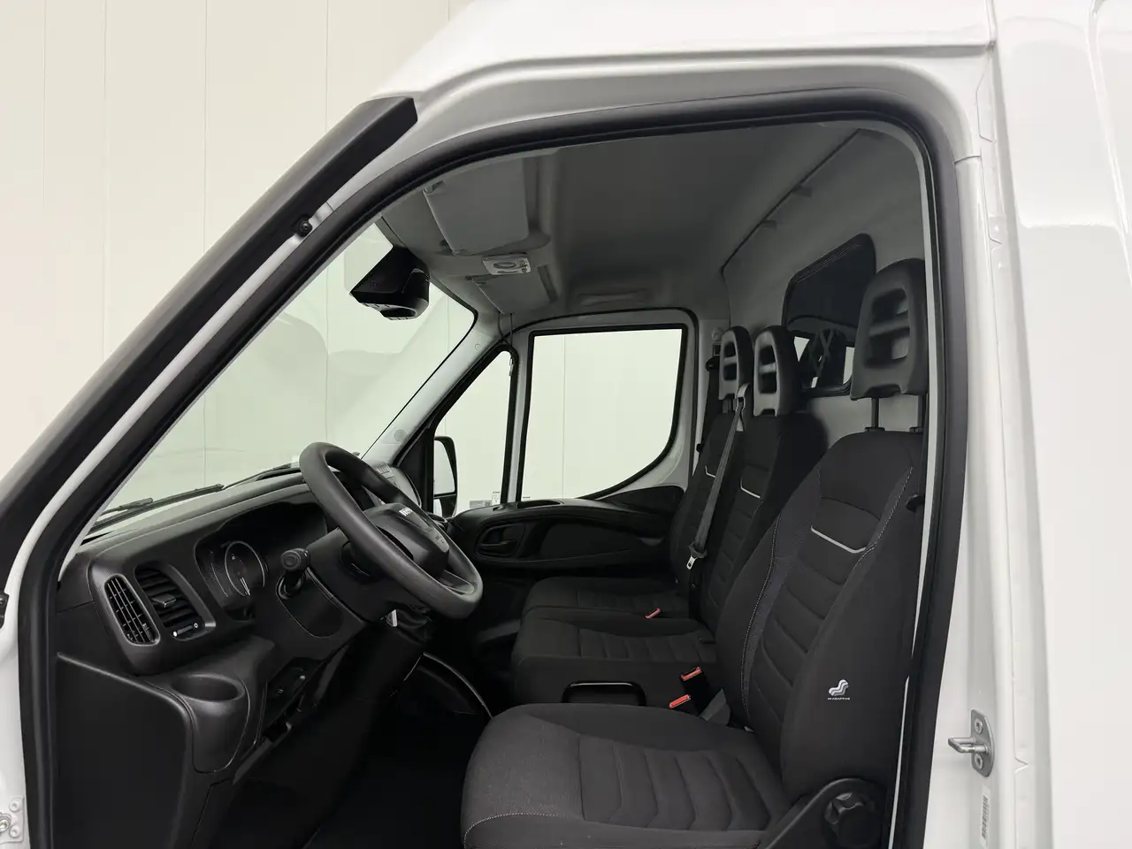 Iveco Daily 2024 — фото 17
