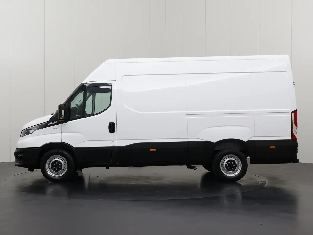 Iveco Daily 2024 — фото 12