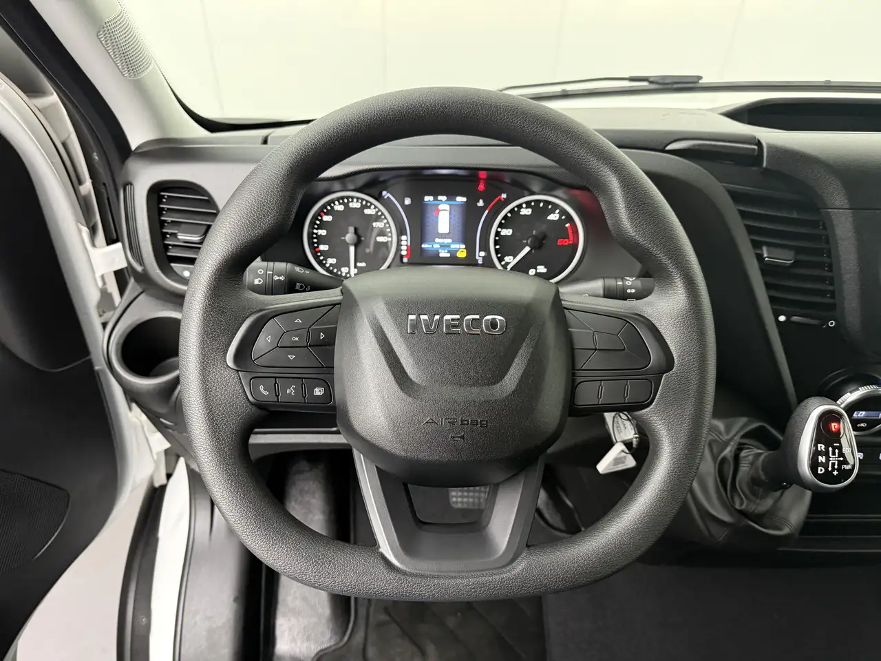 Iveco Daily 2024 — фото 14