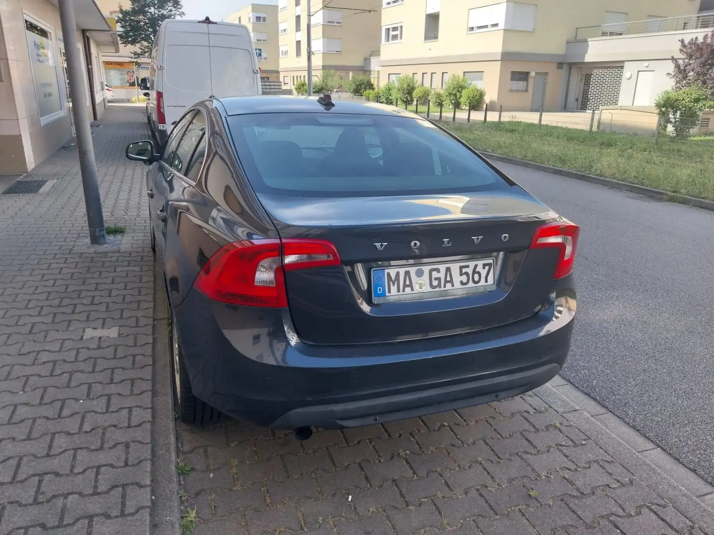 Volvo S60 D3 Momentum - 1
