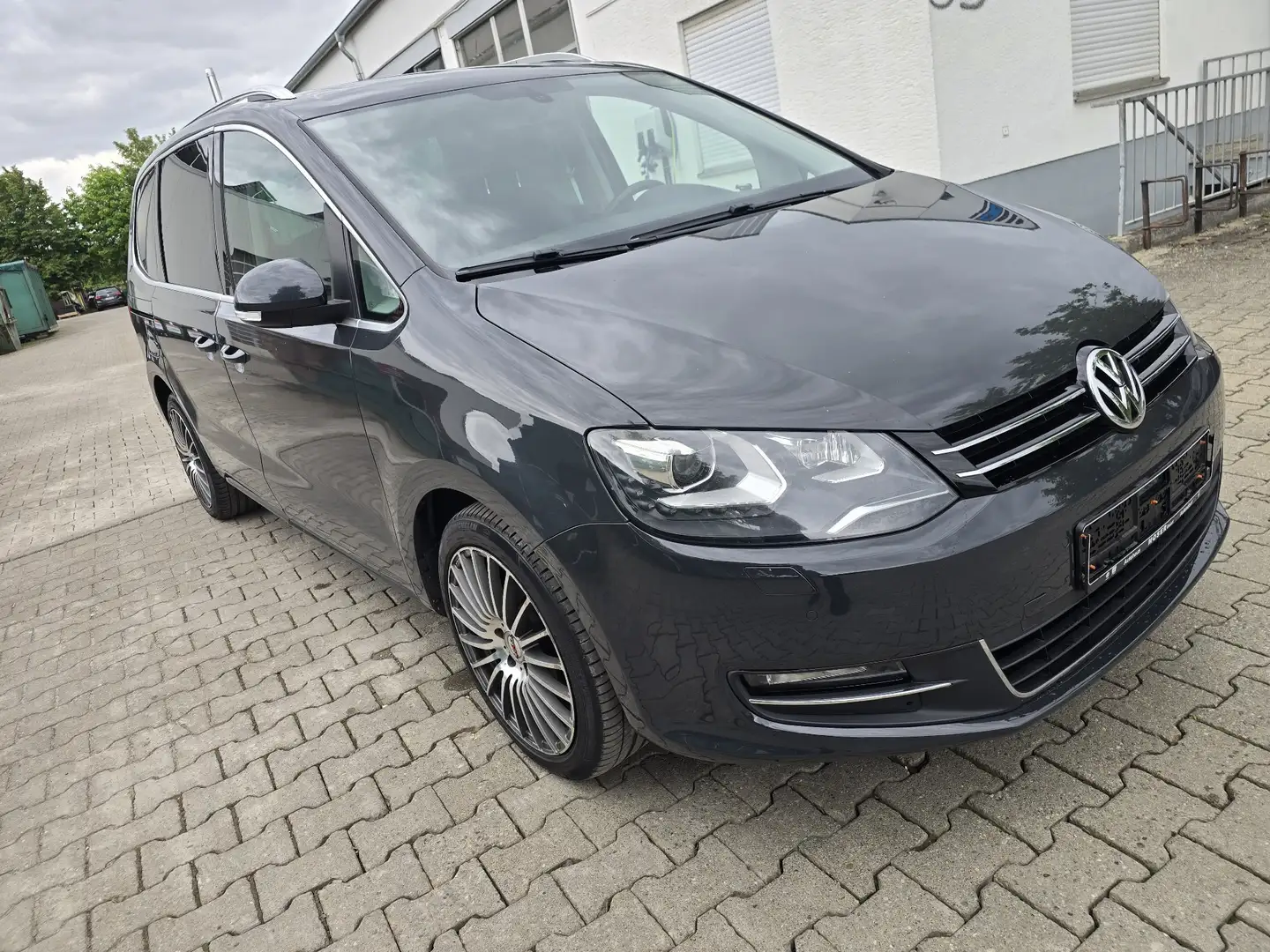 Volkswagen Sharan Highline BMT Gris - 2