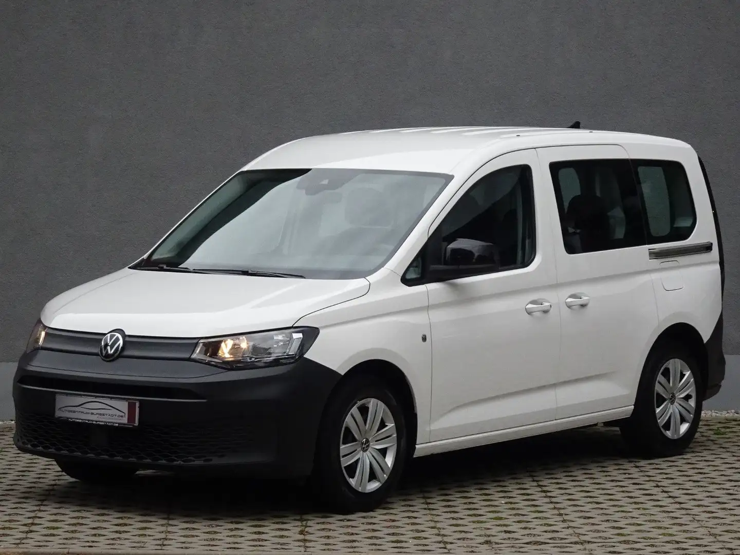 Volkswagen Caddy 2,0 TDI Basis PKW/Navi/Flügeltüren/PDC v+h Weiß - 1