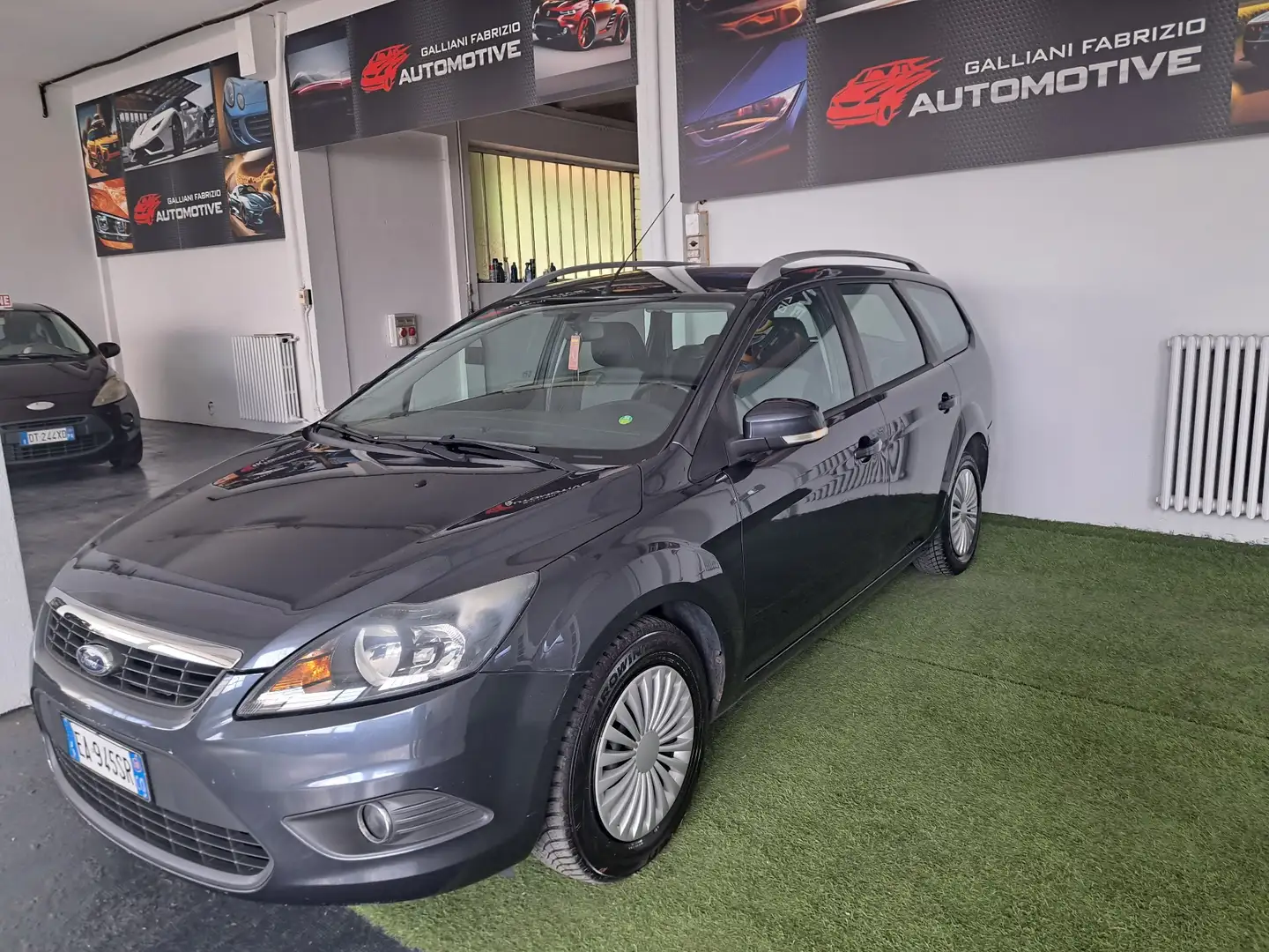 Ford Focus Focus II 2008 SW Wagon 1.6 tdci Gris - 1