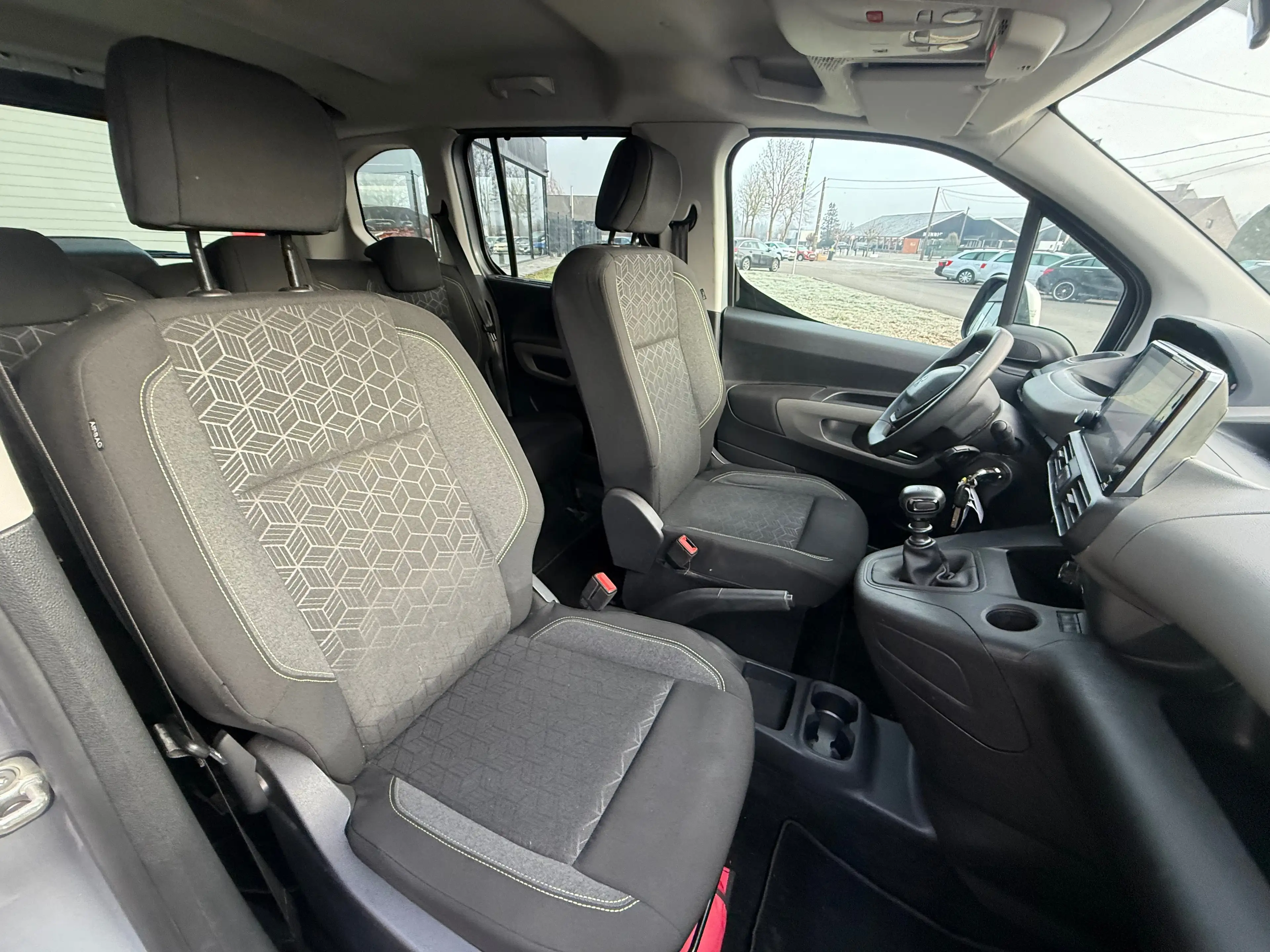 Peugeot Rifter Rifter 1.2T CLIM,GPS,RADARS,PRÊTE À IMMATRICULER,GARANTIE… — photo 7