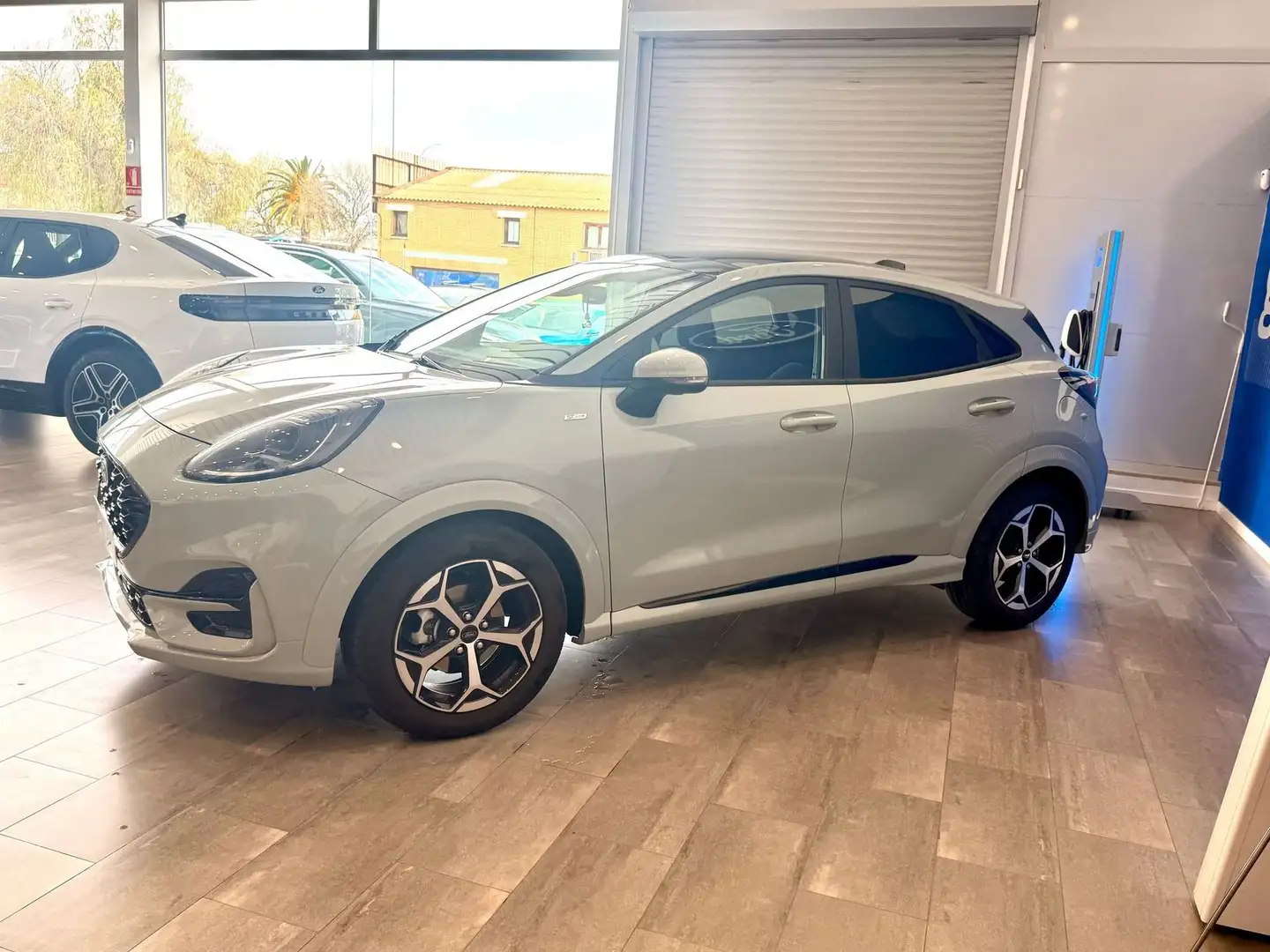 Ford Puma 1.0 EcoBoost MHEV ST-Line X Aut. 155 Gris - 2