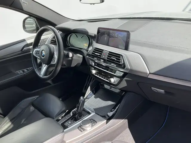 BMW X4 view 3