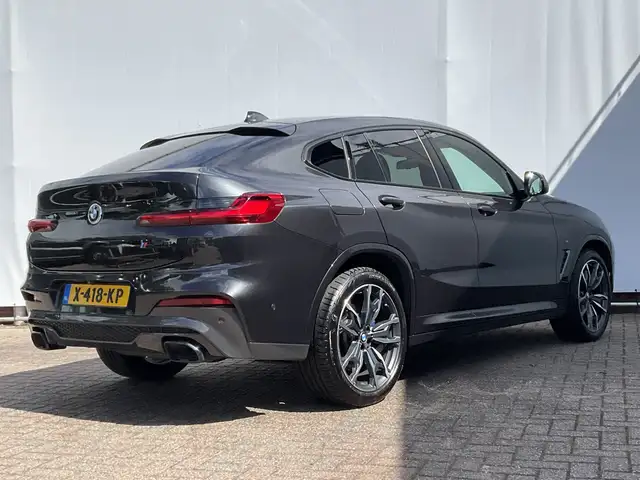 BMW X4 view 8