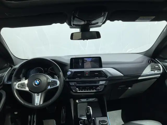 BMW X4 view 11