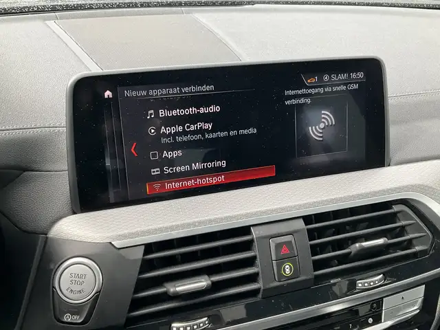 BMW X4 view 10