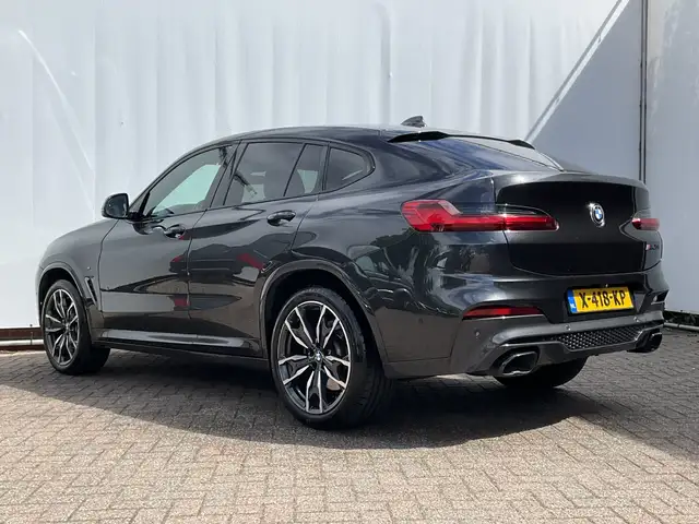 BMW X4 view 2