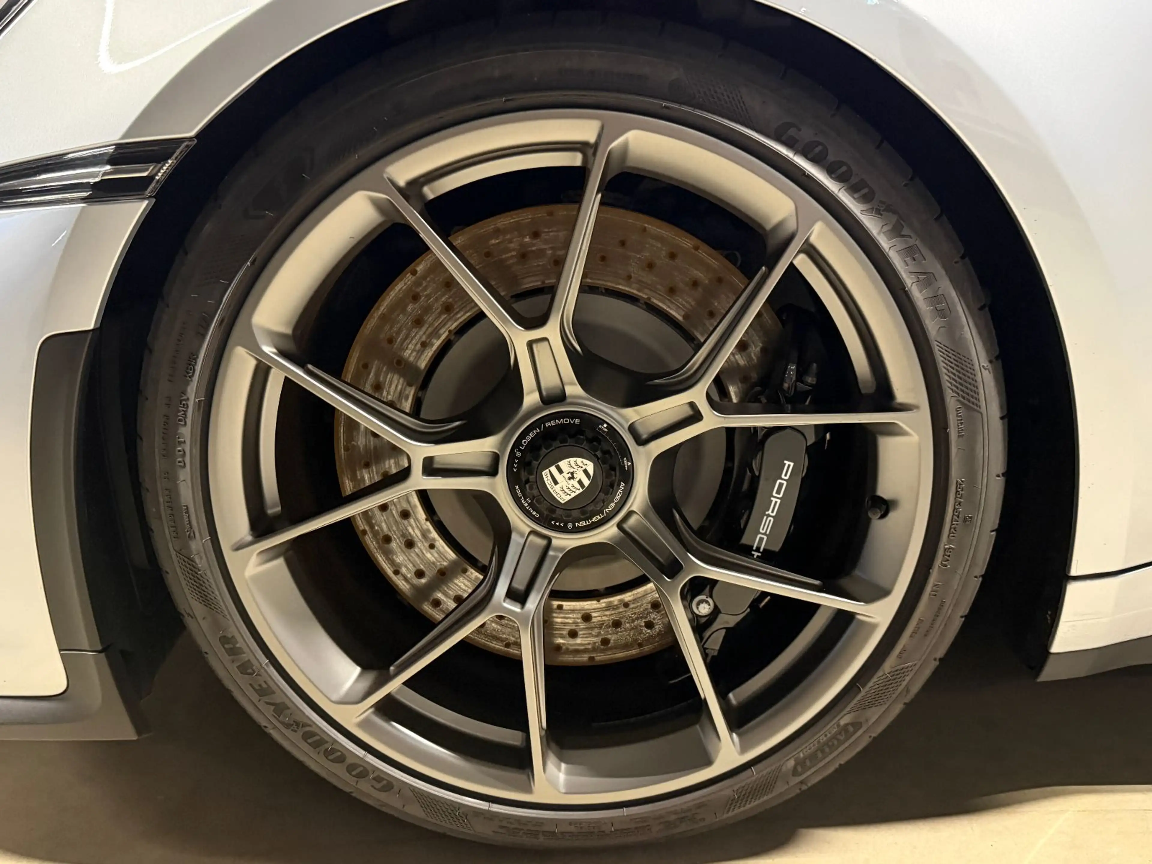 Porsche 992 (911) GT3 mit Touring Paket |PTS polarsilber — photo 11