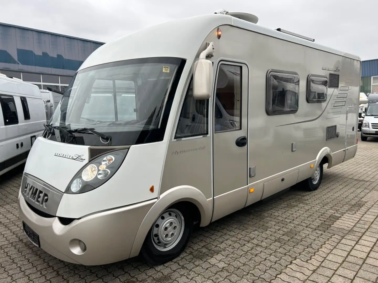 Hymer/Eriba B 614 CL Exclusive Line /158PS 3,0l/1.Hand/Solar Or - 1